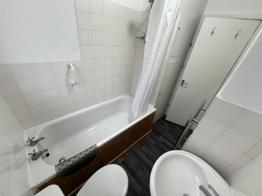 Images for Lorne Grove, Cale Green, Stockport