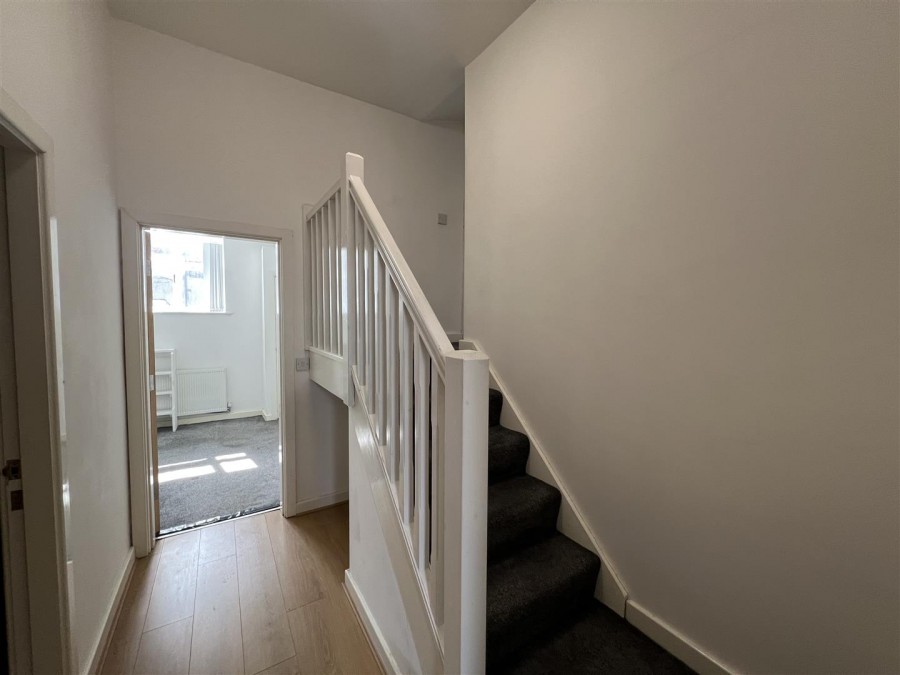 Images for Middle Hillgate, Stockport