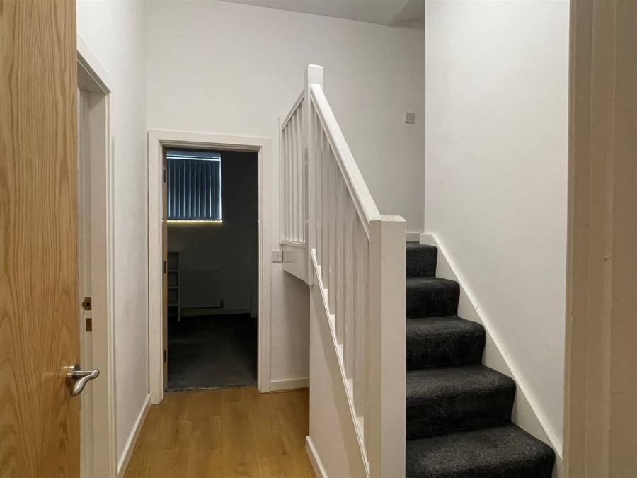 Images for Middle Hillgate, Stockport