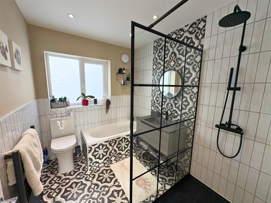 Images for Peakdale Avenue, Heald Green, Cheadle