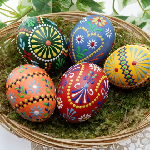 Skeletons, Kites, and Giant Omelettes – How Different Countries Celebrate Easter